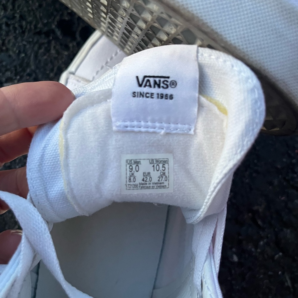 Vans - Picture 4 of 4